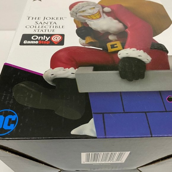 The Joker Santa Collectible Statue Only at Gamestop - Picture 11 of 12
